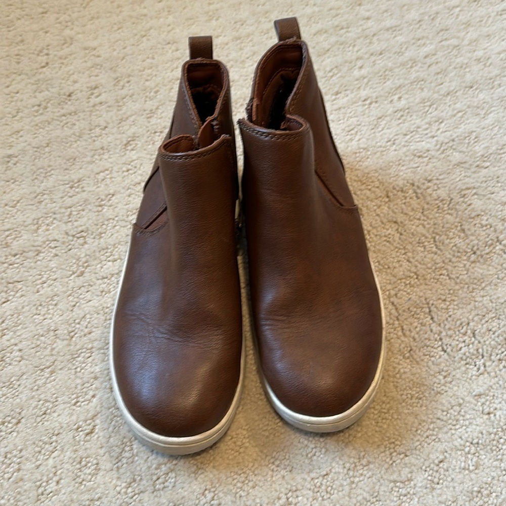 Cat and Jack Boy Sneaker Zip up Boots VGUC Brown